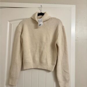 H and m NWT sweater  Turtleneck Sweater